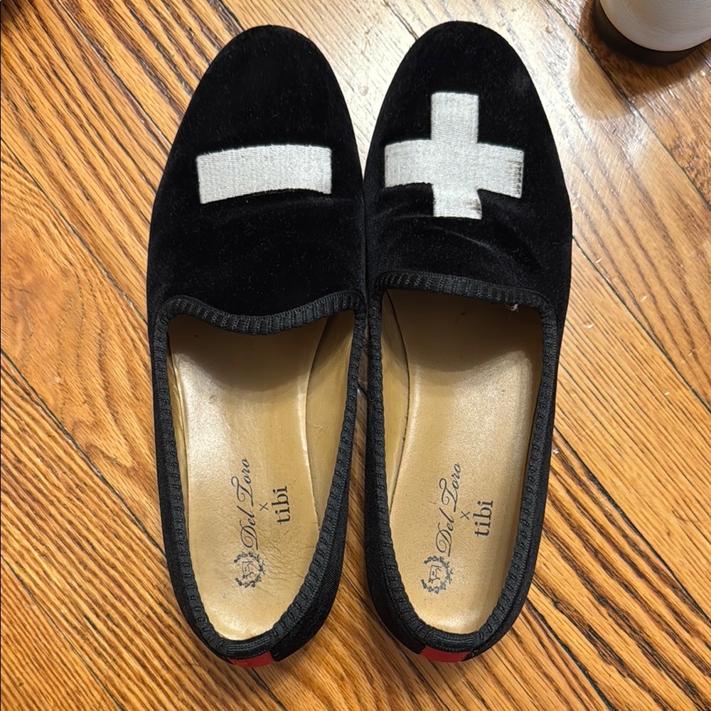 Del Toro Black and White Flats